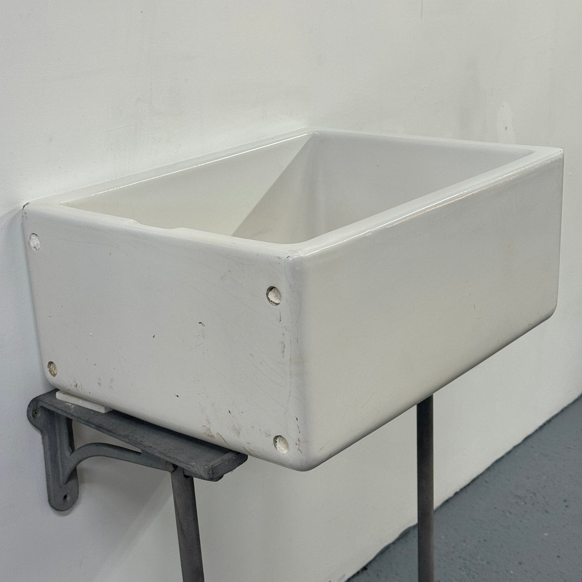 Reclaimed Wall-Mounted Basin Sink