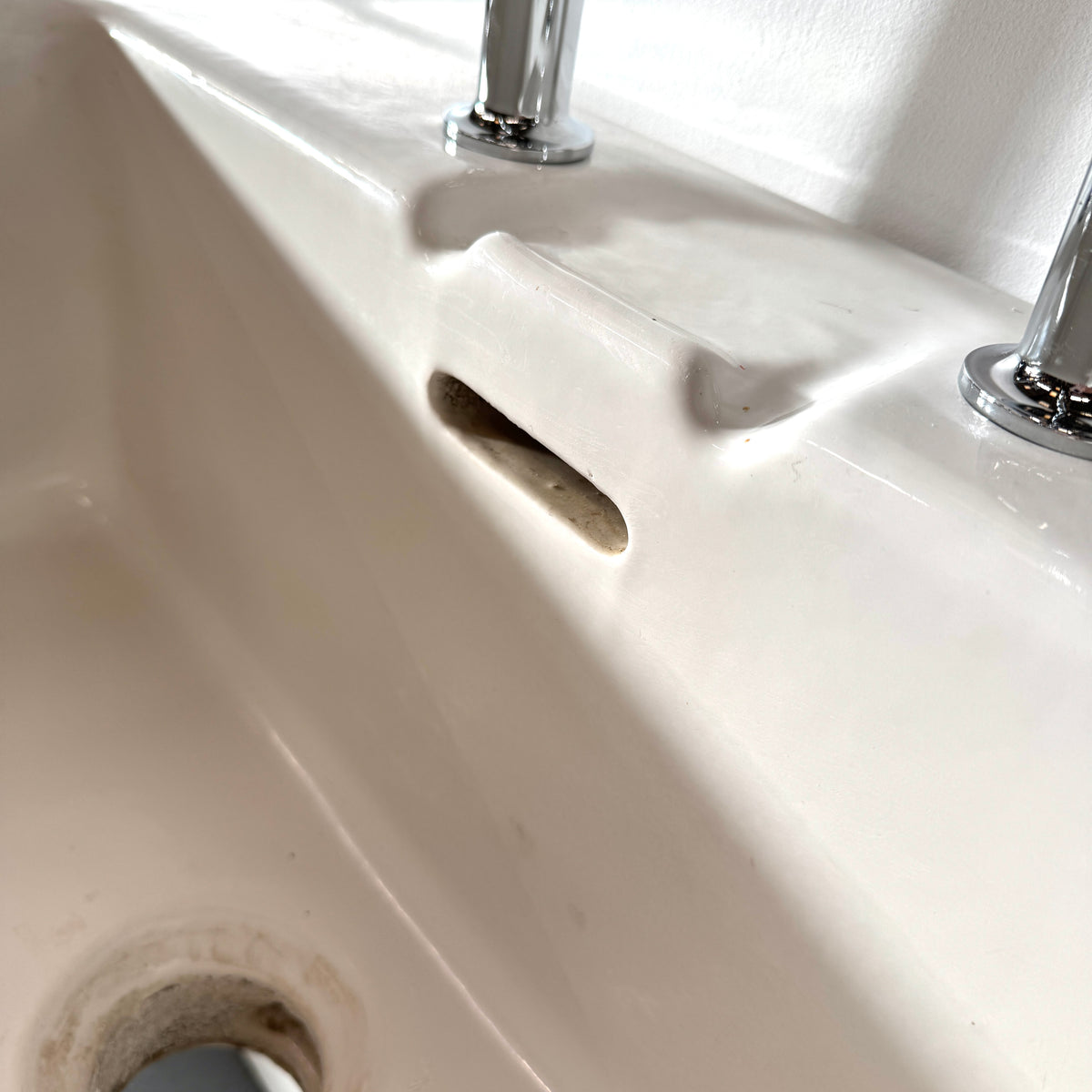 Reclaimed Wall-Mounted Basin Sink With Twin Chrome Taps