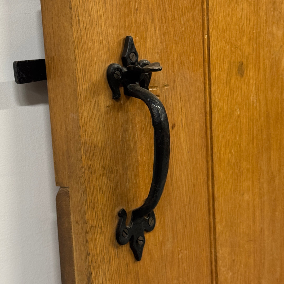 Antique Victorian Pine Latch Door - 191cm x 75.5cm x 2cm | The Architectural Forum