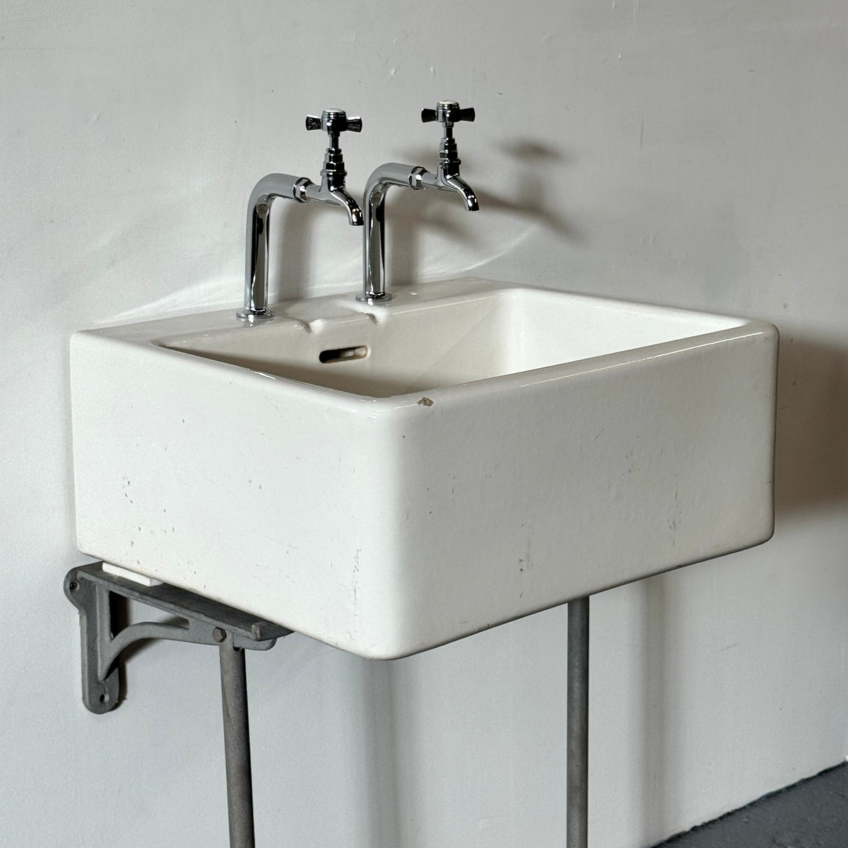 (Copy) Reclaimed C.P Hart Sink on Chrome Legs | The Architectural Forum