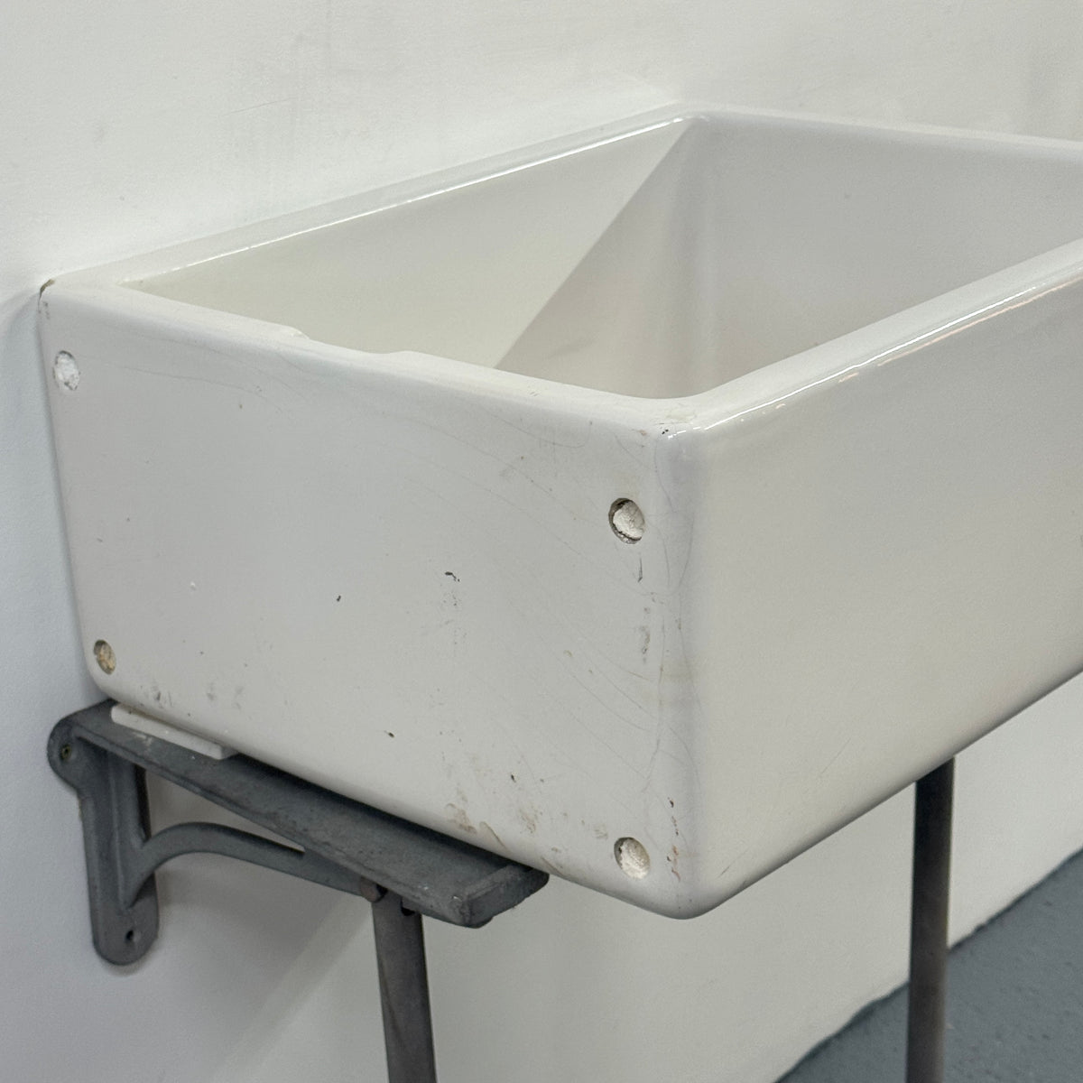 Reclaimed Wall-Mounted Basin Sink