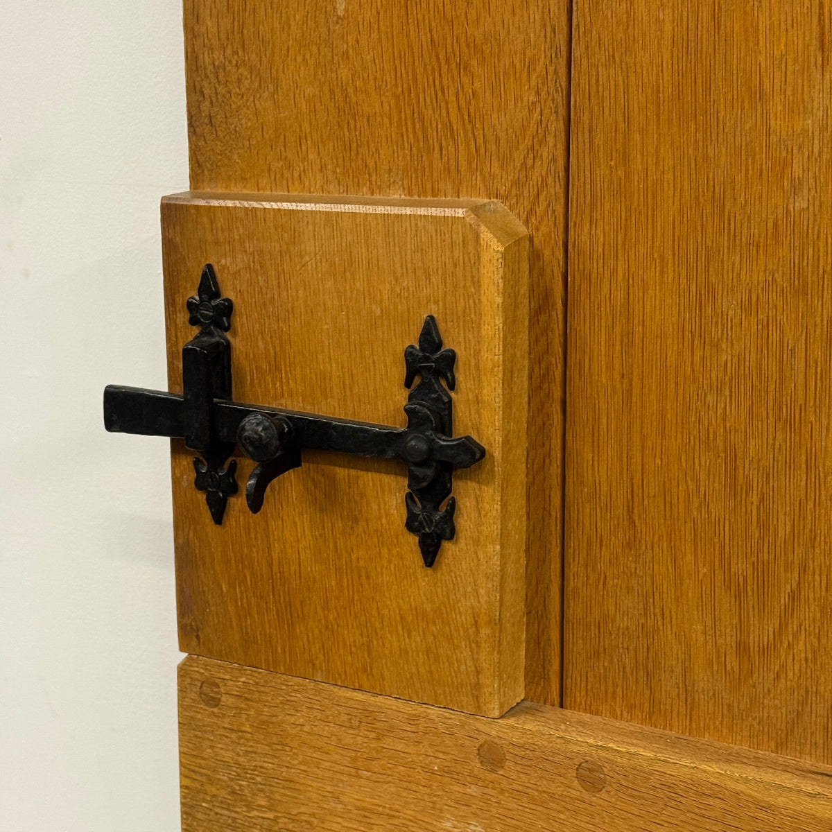 (Copy) (Copy) (Copy) (Copy) Antique Victorian Pine Latch Door - 191cm x 75.5cm x 2cm | The Architectural Forum