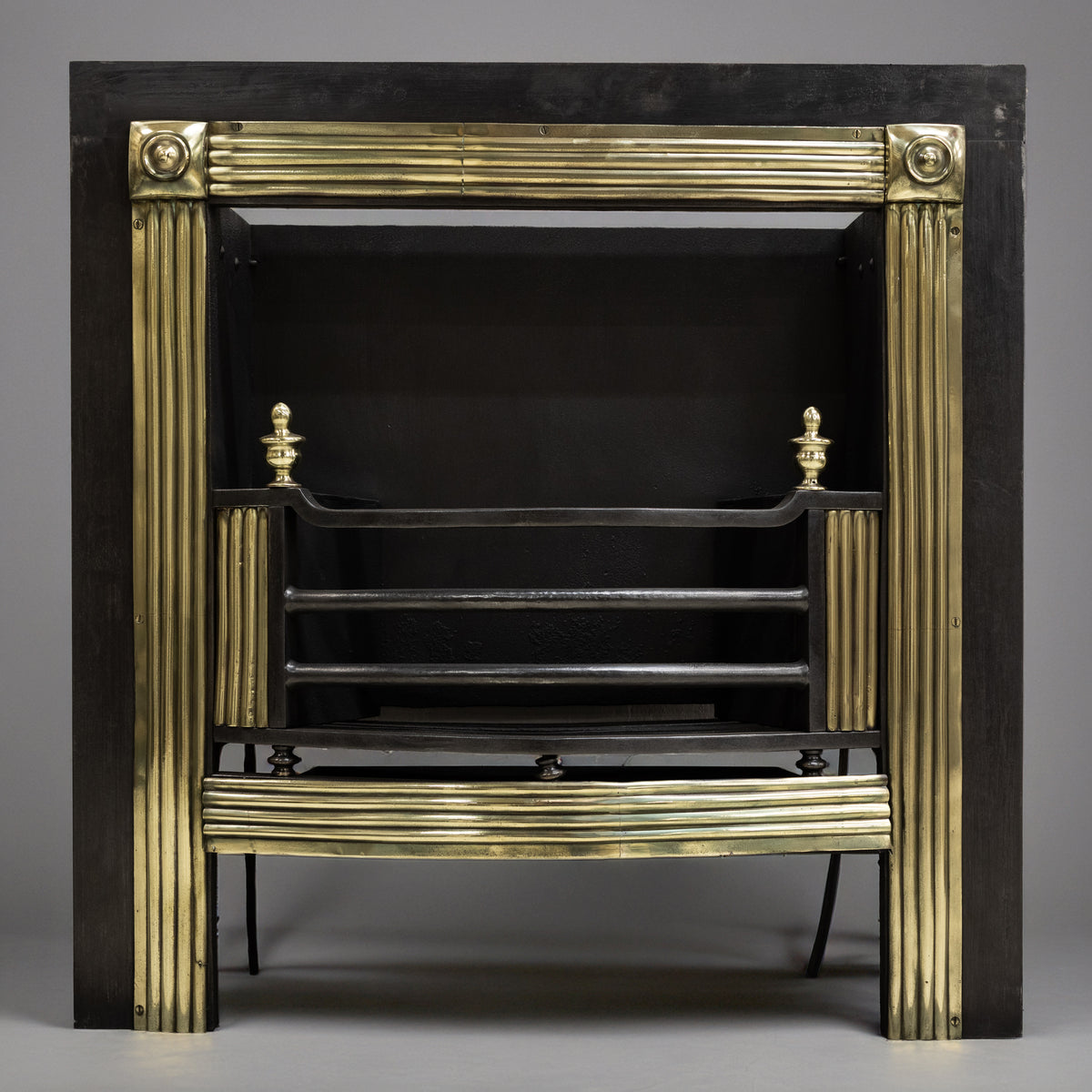 Splendid Antique Regency Hob Grate with Reeded Brass Frame