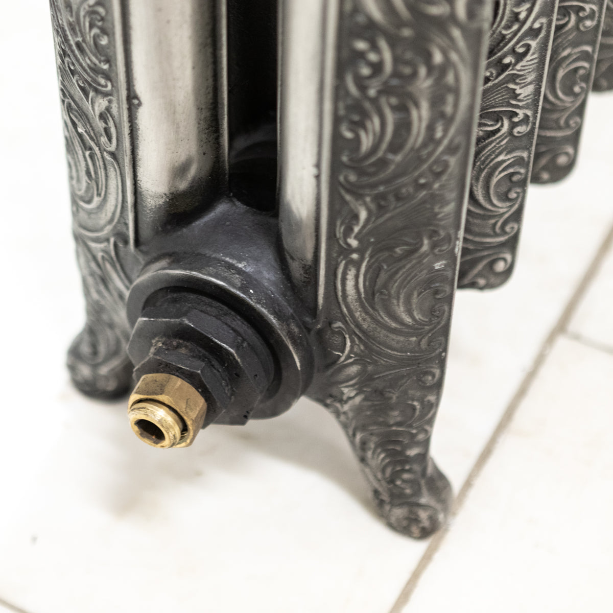 Antique Decorative Cast Iron Two Column Radiator (96cm T x 110cm L)