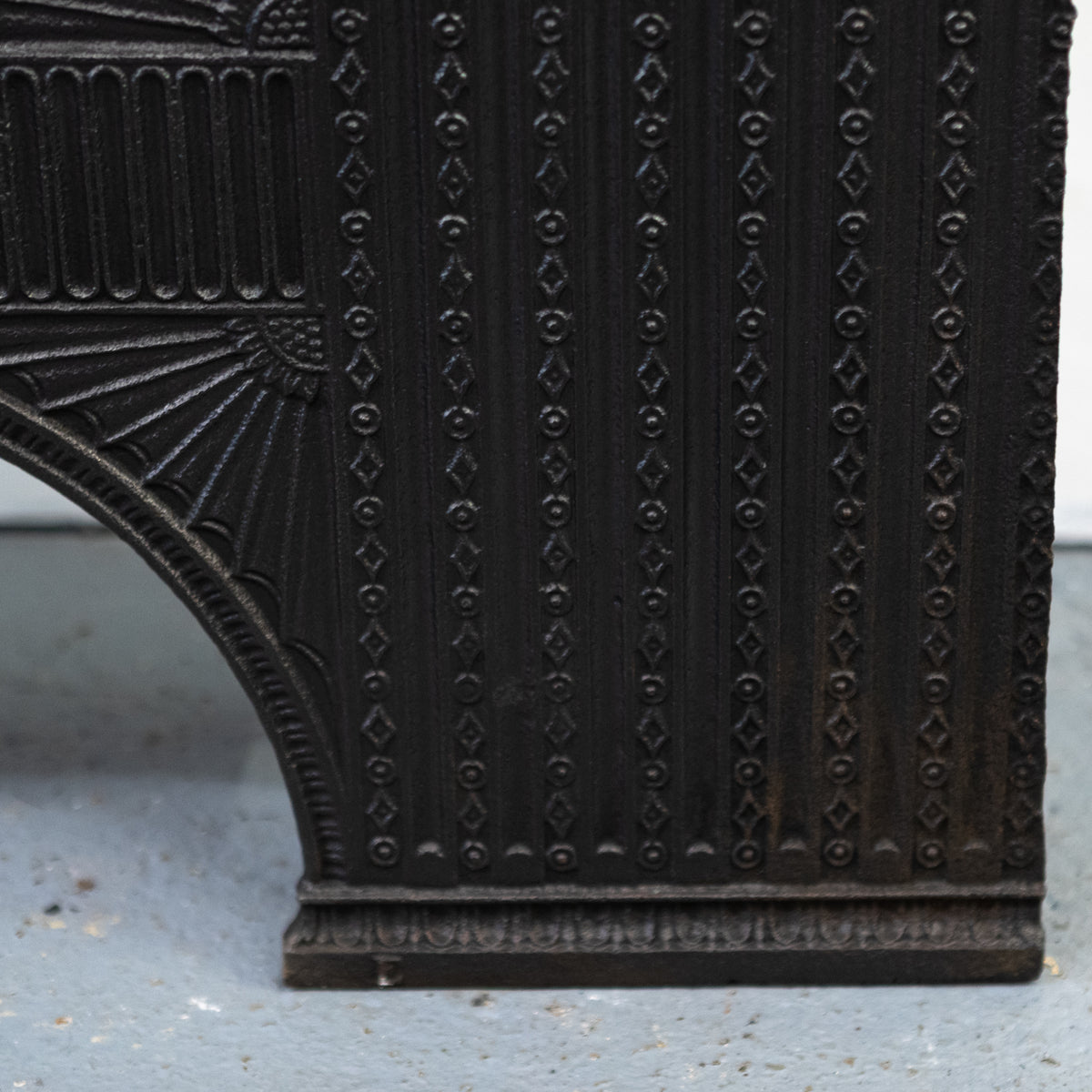 Antique Regency Cast Iron Hourglass Hob Grate