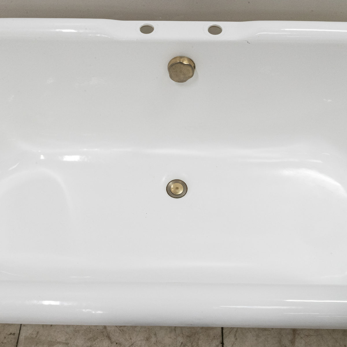 Reclaimed Cast Iron Roll Top Bath Tub with Claw Feet