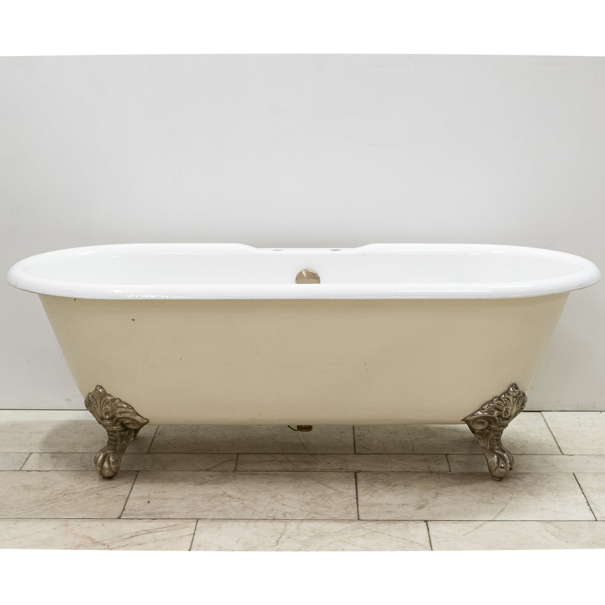 Reclaimed Cast Iron Roll Top Bath Tub with Claw Feet