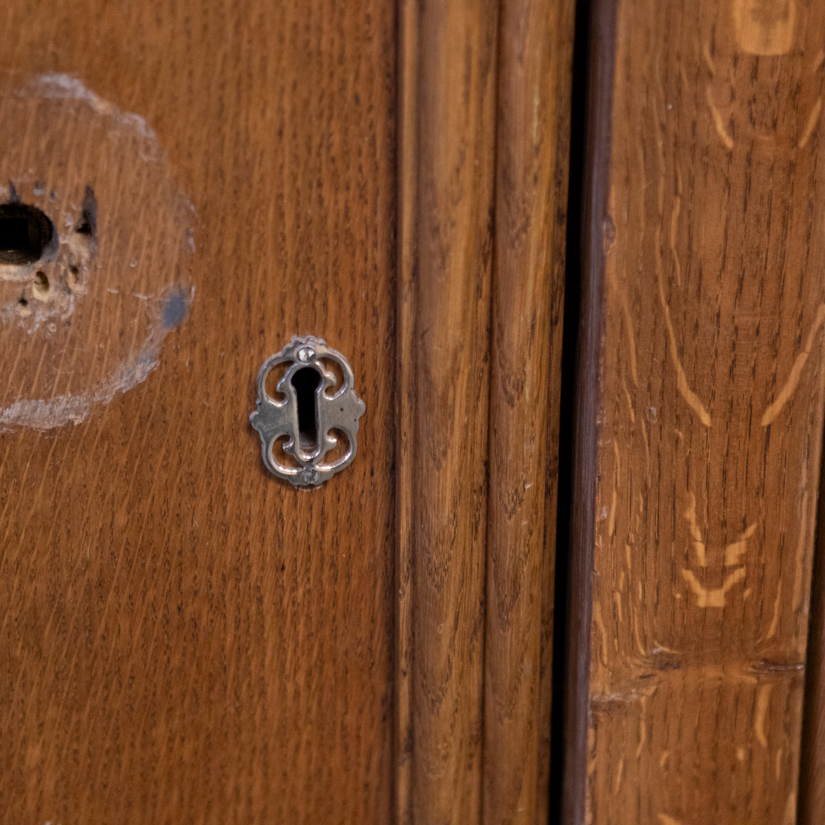 Oak & Mahogany Double Doors Reclaimed From Clothworkers' Company | The Architectural Forum