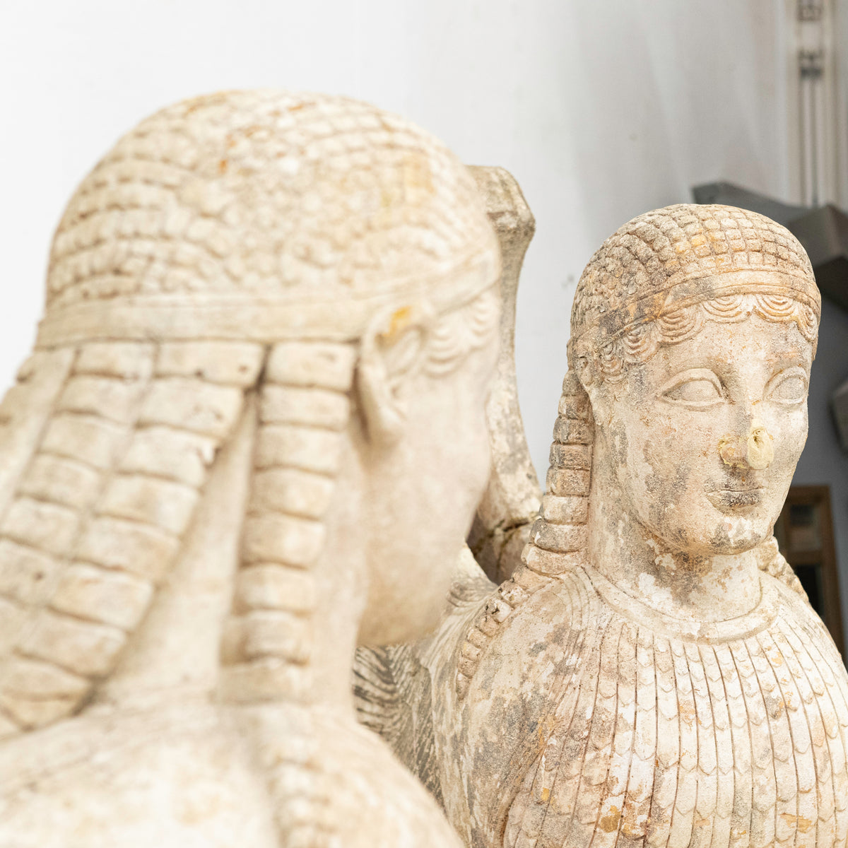 De sfinx van Naxos of de sfinx van de Naxiërs 10,5 cm - 4,13 in museumkopie wit marmer en gegoten albast handgemaakt standbeeld in Griekenland - België De sfinx van Naxos of de sfinx van de Naxiërs 10,5 cm - 4,13 in museumkopie wit marmer en gegoten albast handgemaakt standbeeld in Griekenland - België