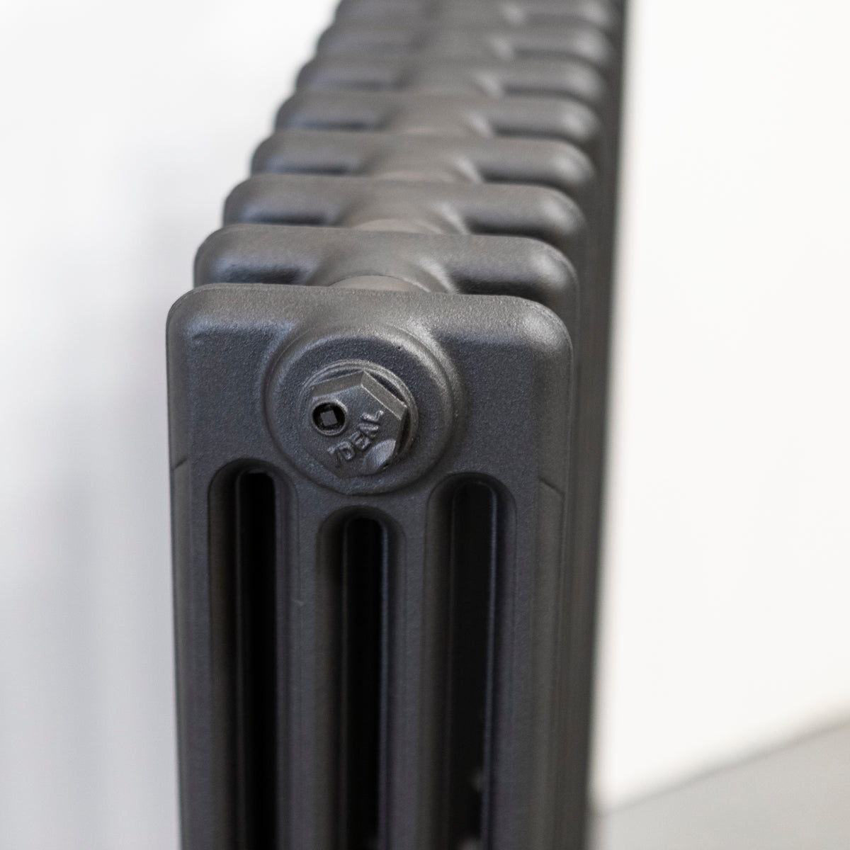 Antique Cast Iron Radiator | 15 Sections 88cm | The Architectural Forum