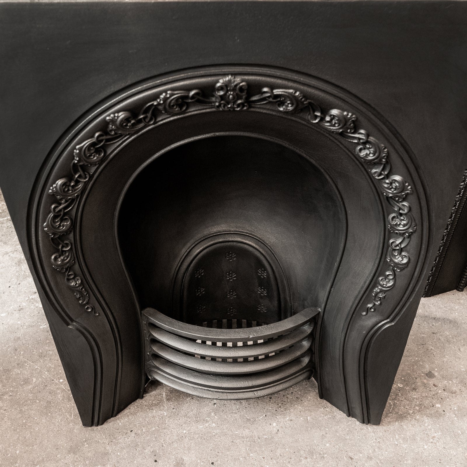 Antique Victorian Cast Iron Horseshoe Insert | The Architectural Forum