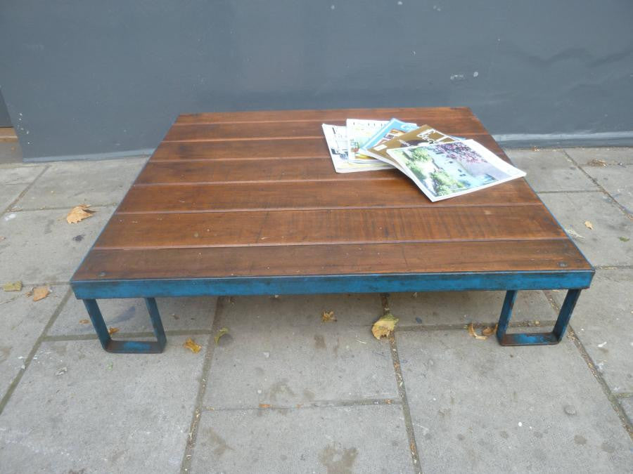 Industrial Pallet Coffee Table | The Architectural Forum