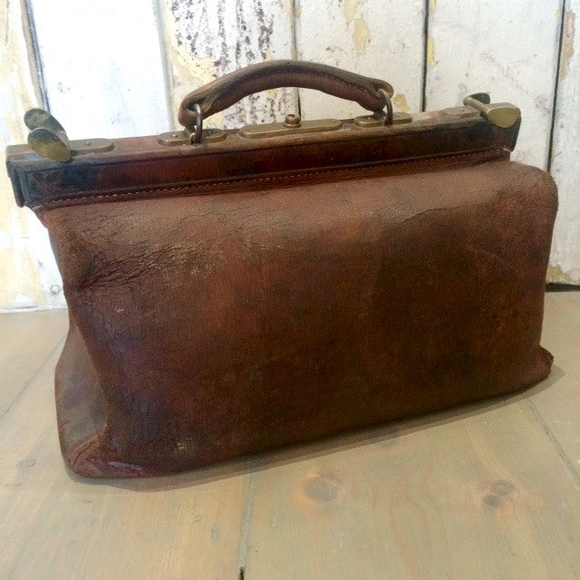 Gladstone Medical Bag | The Architectural Forum